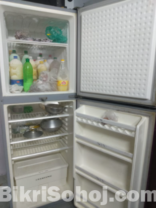Walton 385L ফ্রিজ বিক্রি হবে– R600a – ইনভার্টার কমপ্রেসার
